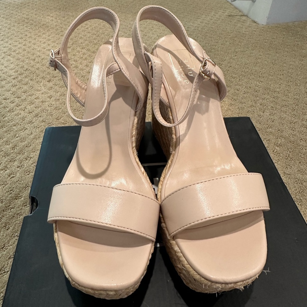 Nude wedges